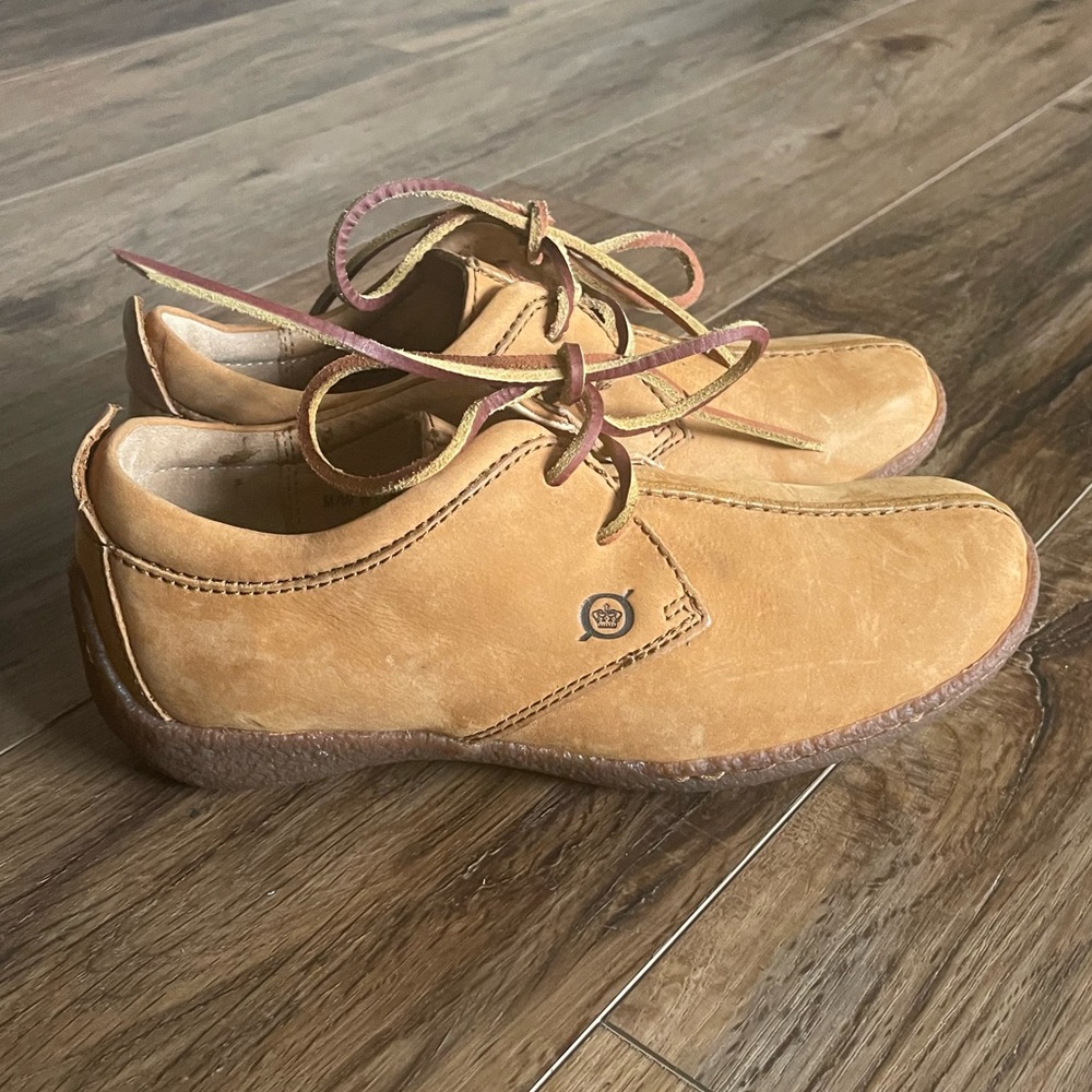 BORN Sahara tan Nubuck leather Driving Oxford Moccasin shoes Sz 6.5 Euro 37